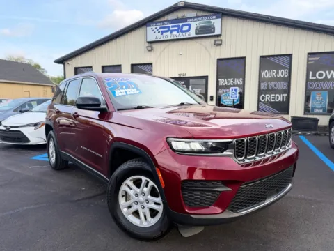 Red 2023 JEEP GRAND CHEROKEE LAREDO for sale in Crown Point, IN