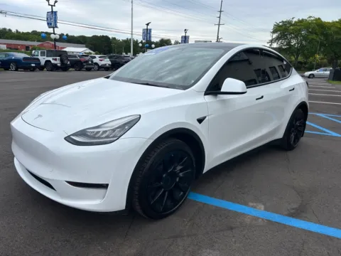 More photos of 2021 TESLA MODEL Y LONG RANGE at Pro Auto Finance, IN