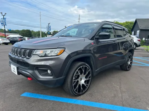 More photos of 2023 JEEP COMPASS TRAILHAWK at Pro Auto Finance, IN