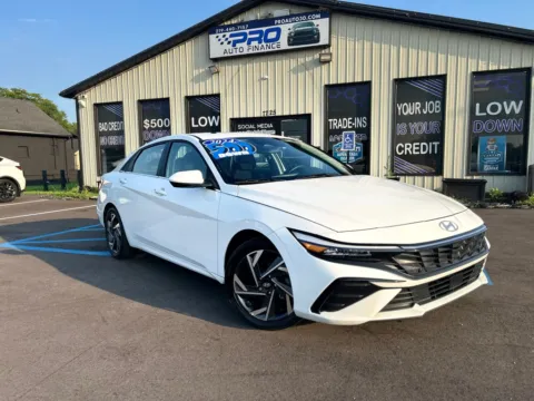 White 2024 HYUNDAI ELANTRA SEL for sale in Crown Point, IN