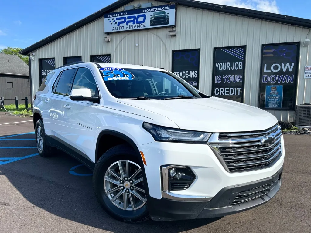 White 2023 CHEVROLET TRAVERSE LT CLOTH for sale in Crown Point, IN