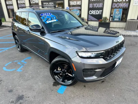 Photos of 2023 JEEP GRAND CHEROKEE ALTITUDE for sale in Crown Point, IN at Pro Auto Finance