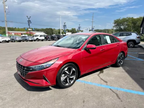 More photos of 2022 HYUNDAI ELANTRA LIMITED at Pro Auto Finance, IN