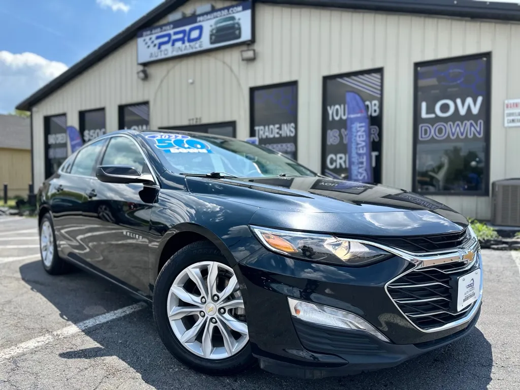 Black 2022 CHEVROLET MALIBU LT for sale in Crown Point, IN