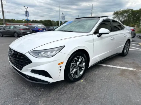 More photos of 2022 HYUNDAI SONATA SEL at Pro Auto Finance, IN