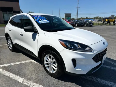 More photos of 2022 FORD ESCAPE HYBRID SE at Pro Auto Finance, IN