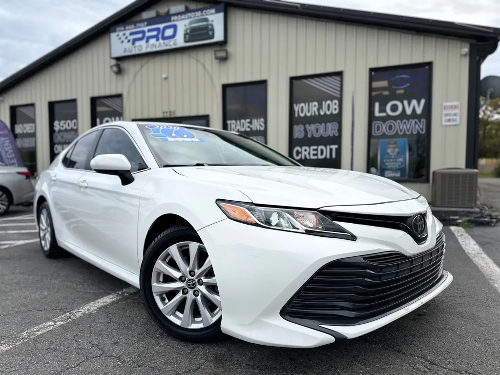 White 2020 TOYOTA CAMRY LE for sale in Crown Point, IN