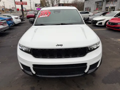 More photos of 2023 JEEP GRAND CHEROKEE LAREDO at Ride Time Auto Finance Broadway, IN