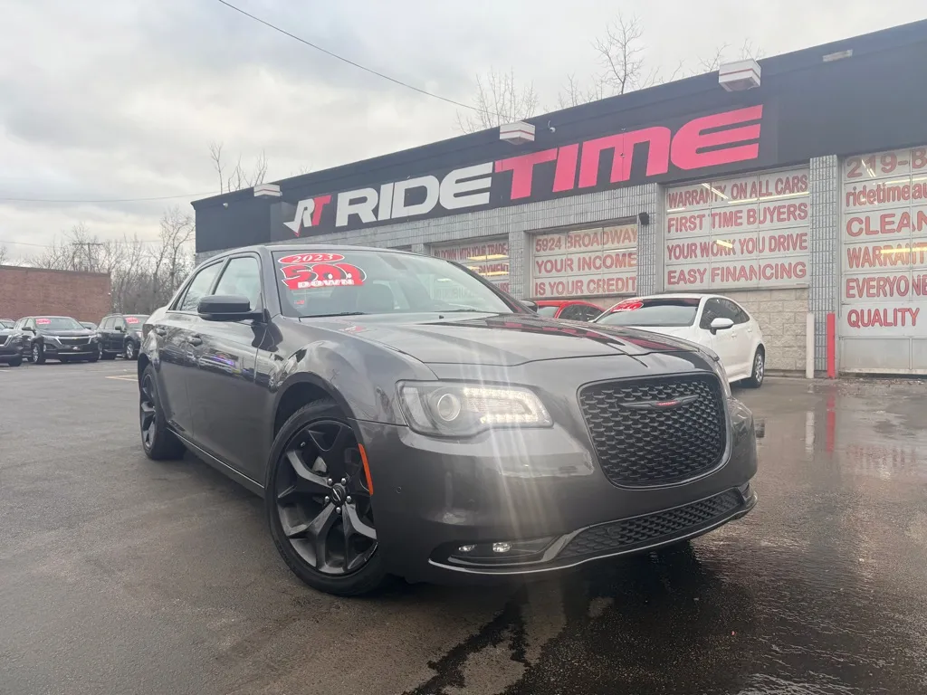 2023 CHRYSLER 300 S V6 for sale in Merrillville, IN