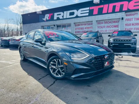 Gray 2023 HYUNDAI SONATA SEL for sale in Merrillville, IN