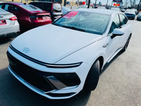 More photos of 2025 HYUNDAI SONATA SEL at Ride Time Auto Finance Broadway, IN