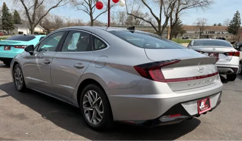 More photos of 2023 HYUNDAI SONATA SEL at Ride Time Auto Finance Broadway, IN