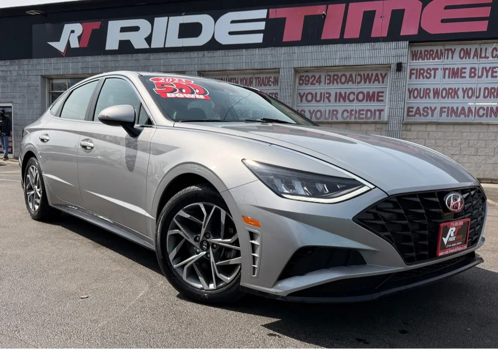 Silver 2023 HYUNDAI SONATA SEL for sale in Merrillville, IN