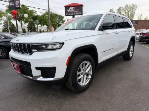 More photos of 2023 JEEP GRAND CHEROKEE LAREDO at Ride Time Auto Finance Broadway, IN