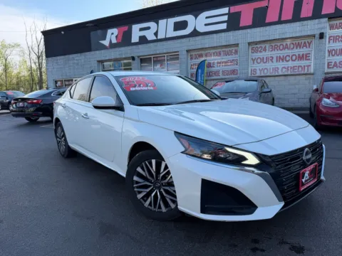 White 2023 NISSAN ALTIMA 2.5 SV for sale in Merrillville, IN