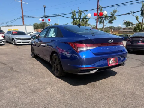 More photos of 2023 HYUNDAI ELANTRA SEL at Ride Time Auto Finance Broadway, IN