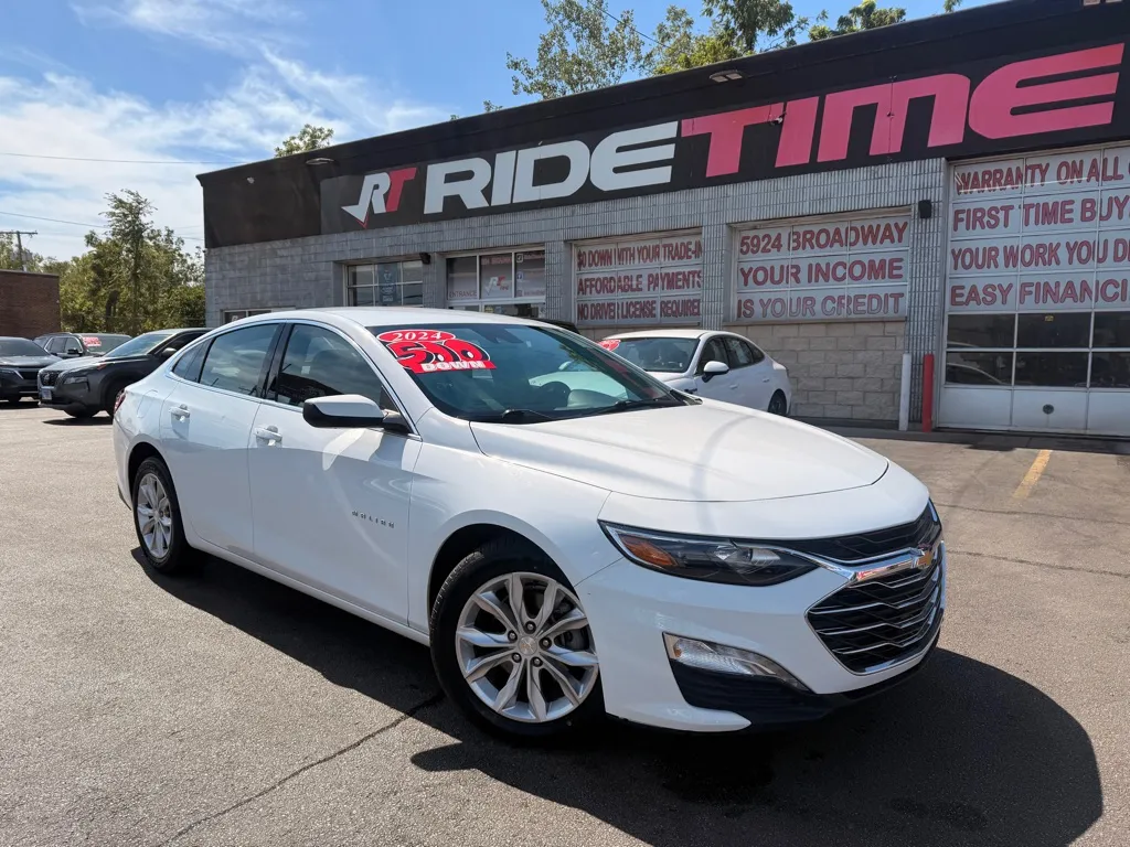 White 2024 CHEVROLET MALIBU LT for sale in Merrillville, IN