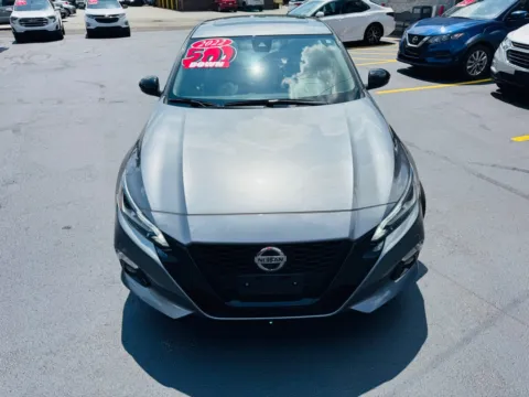 More photos of 2022 NISSAN ALTIMA 2.5 SR at Ride Time Auto Finance Broadway, IN
