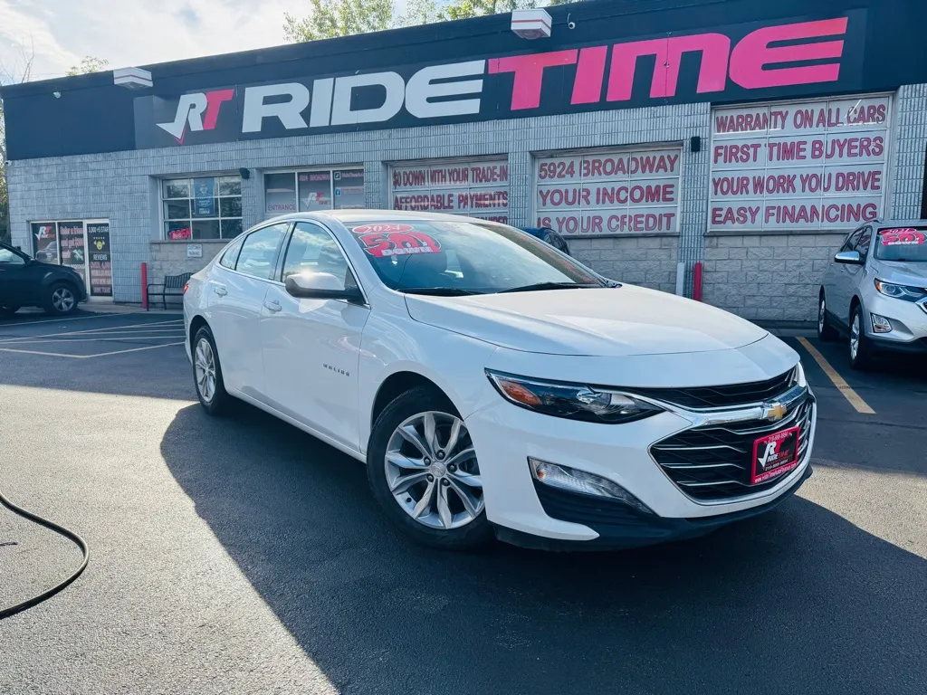 White 2024 CHEVROLET MALIBU LT for sale in Merrillville, IN