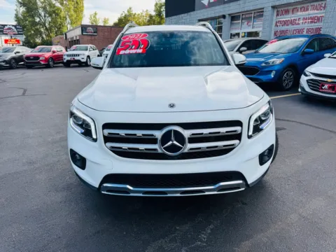 Another view of 2021 MERCEDES-BENZ GLB 250 for sale in Merrillville, IN at Ride Time Auto Finance Broadway