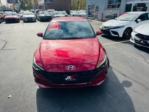 More photos of 2022 HYUNDAI ELANTRA SEL at Ride Time Auto Finance Broadway, IN