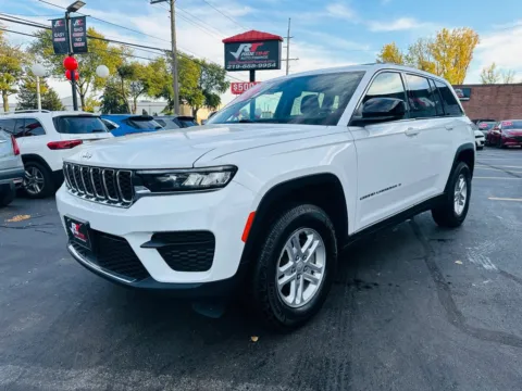 More photos of 2022 JEEP GRAND CHEROKEE LAREDO at Ride Time Auto Finance Broadway, IN