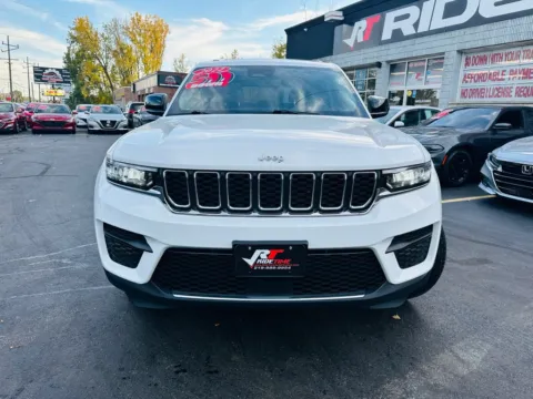 Another view of 2022 JEEP GRAND CHEROKEE LAREDO for sale in Merrillville, IN at Ride Time Auto Finance Broadway