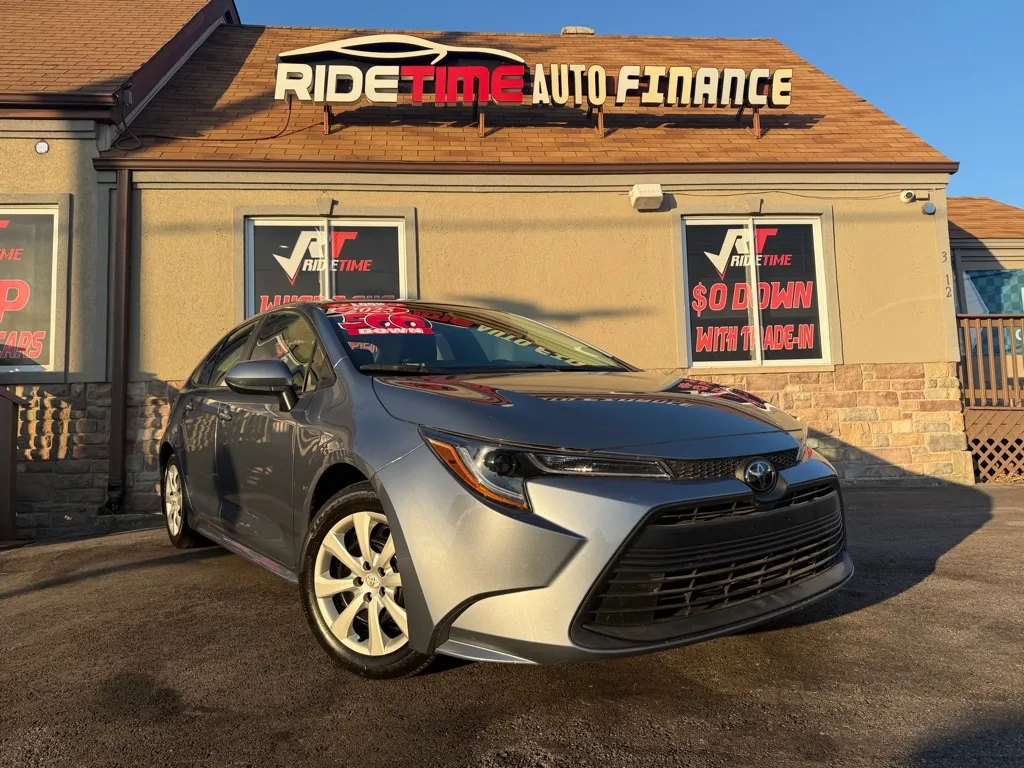 2025 Toyota Corolla LE's photo