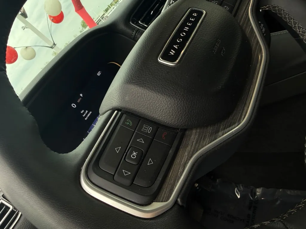 2024 Jeep Wagoneer Series III - Photo 40