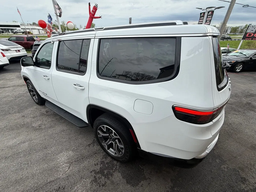 2024 Jeep Wagoneer Series III - Photo 17