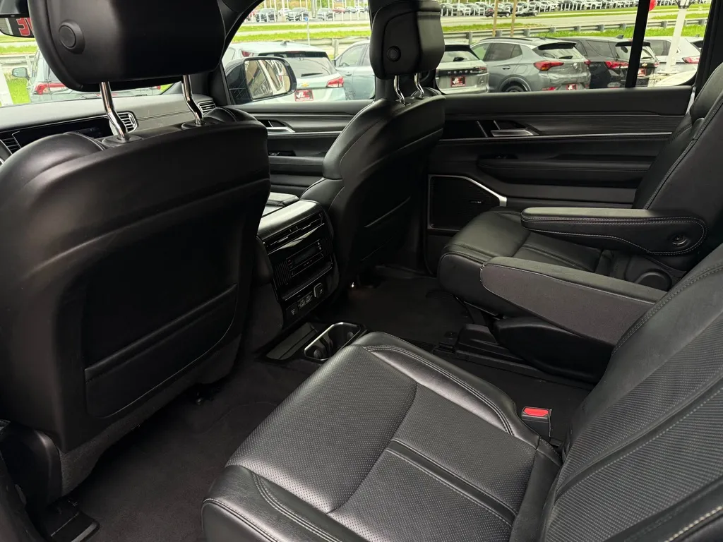2024 Jeep Wagoneer Series III - Photo 21