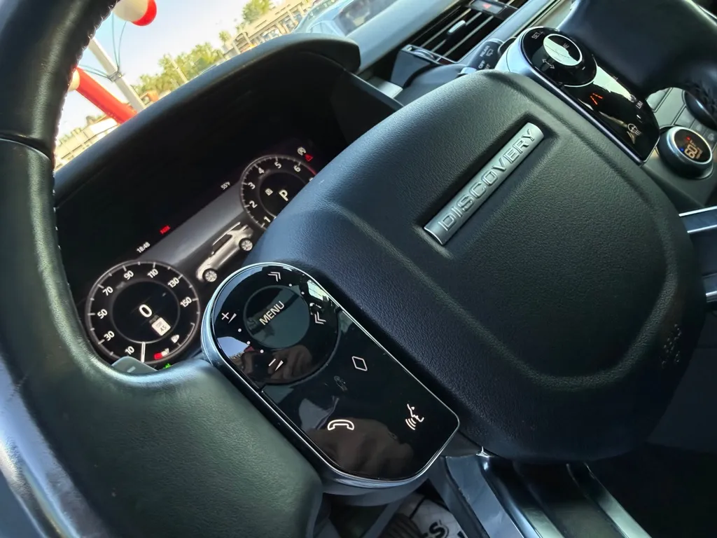 2020 Land Rover Discovery Landmark Edition - Photo 42