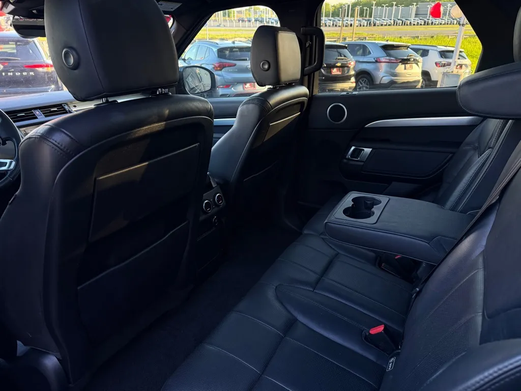 2020 Land Rover Discovery Landmark Edition - Photo 23