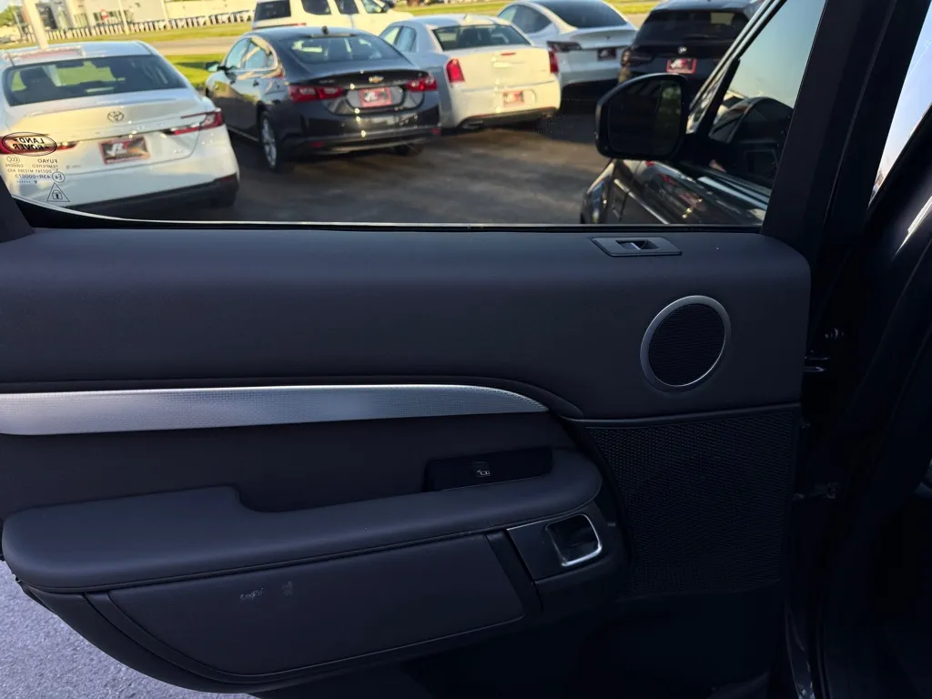 2020 Land Rover Discovery Landmark Edition - Photo 22