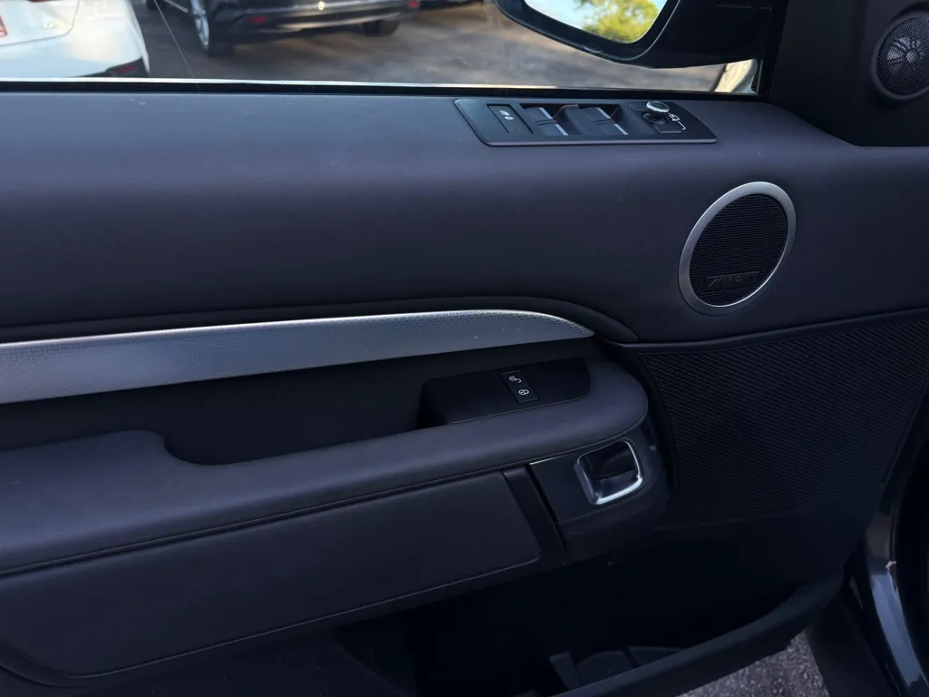 2020 Land Rover Discovery Landmark Edition - Photo 29