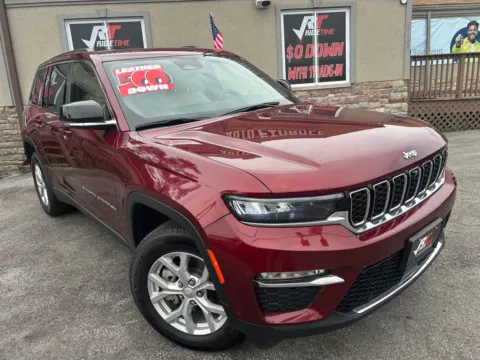 Another view of 2023 JEEP GRAND CHEROKEE LIMITED 4X4-Luxury Tech Group for sale in Merrillville, IN at Ride Time Auto Finance Merrillville
