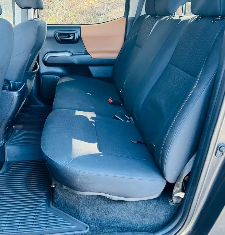 2018 Toyota Tacoma SR5 - Photo 25