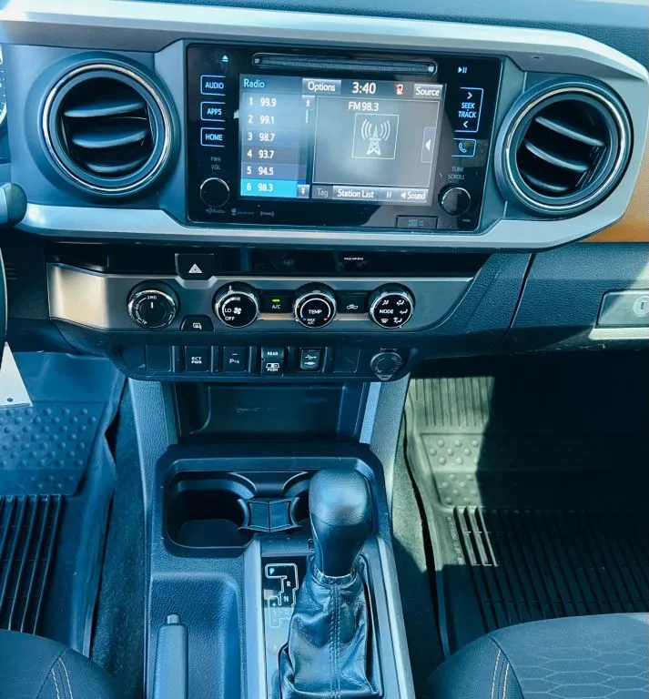 2018 Toyota Tacoma SR5 - Photo 14