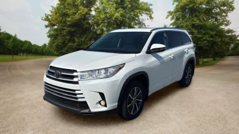 More photos of 2018 Toyota Highlander XLE Sport Utility 4D at Sunny and 70 Auto Sales, NC