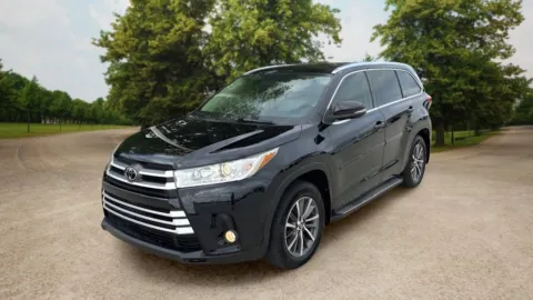 More photos of 2018 Toyota Highlander XLE Sport Utility 4D at Sunny and 70 Auto Sales, NC