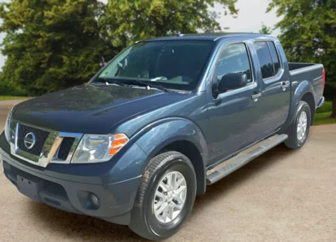 More photos of 2016 Nissan Frontier Crew Cab SV Pickup 4D 5 ft at Sunny and 70 Auto Sales, NC