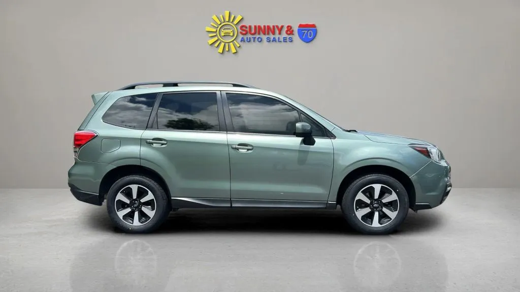 2017 Subaru Forester Premium - Photo 9