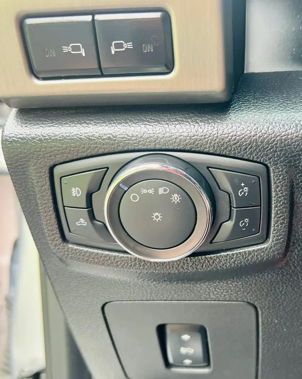 2017 Ford F-150 XL - Photo 19