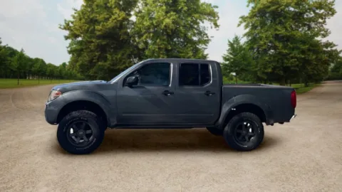 More photos of 2016 Nissan Frontier Crew Cab SV Pickup 4D 5 ft at Sunny and 70 Auto Sales, NC