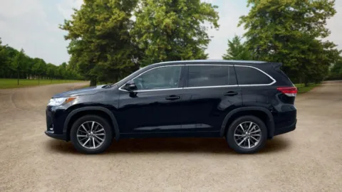 More photos of 2018 Toyota Highlander XLE Sport Utility 4D at Sunny and 70 Auto Sales, NC