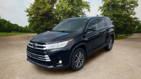 More photos of 2018 Toyota Highlander XLE Sport Utility 4D at Sunny and 70 Auto Sales, NC