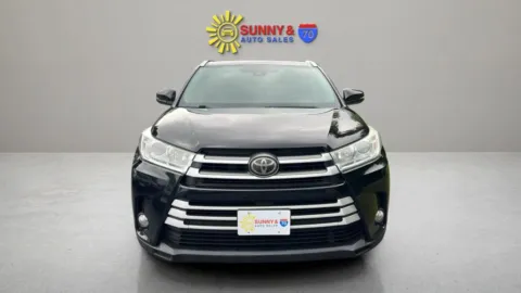Another view of 2017 Toyota Highlander XLE Sport Utility 4D for sale in Candler, NC at Sunny and 70 Auto Sales