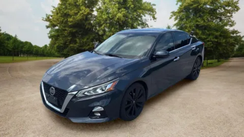More photos of 2020 Nissan Altima 2.5 SL Sedan 4D at Sunny and 70 Auto Sales, NC