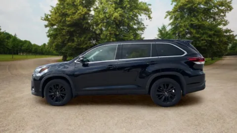 More photos of 2019 Toyota Highlander SE Sport Utility 4D at Sunny and 70 Auto Sales, NC
