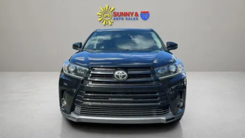 Another view of 2019 Toyota Highlander SE Sport Utility 4D for sale in Candler, NC at Sunny and 70 Auto Sales